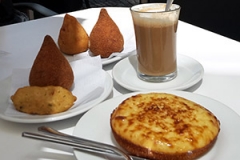 Pasteis-de-Nata und andere leckere Teilchen Pasteis-de-Nata und andere leckere Teilchen