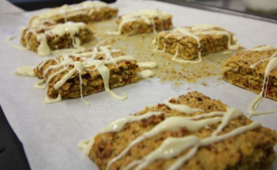 Selbst gemachte Müsli-Riegel bzw. Power-Riegel