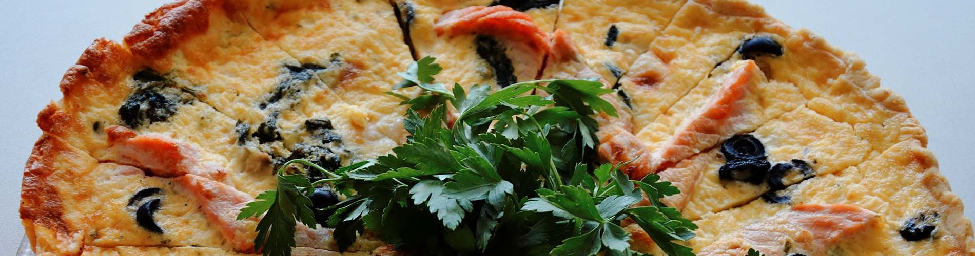 Eine Quiche mit Lachs und Oliven von kochkunst-jaeb.de